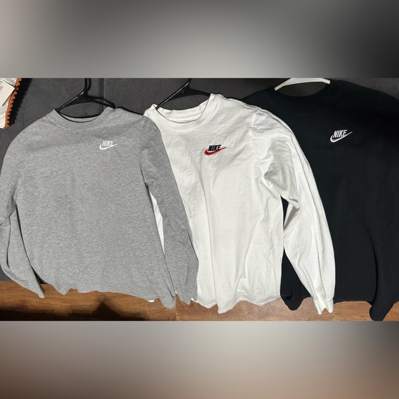 Nike Sportswesr Big Kid Large Long Sleeves lot of 3 - Picture 2 of 4